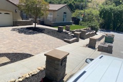 paver-retaining-wall-installation-and-driveway